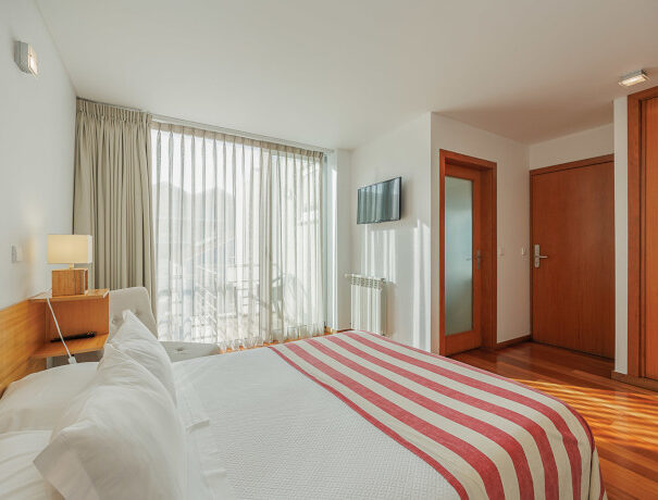 Quarto Duplo Superior Vista Rua Trás